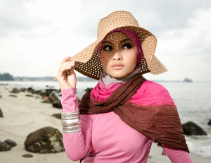 http://scanfree.org/how-to-wear-hijab-with-hat/